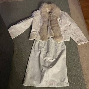 Elegant White Fur-Trimmed Women's Trench Coat